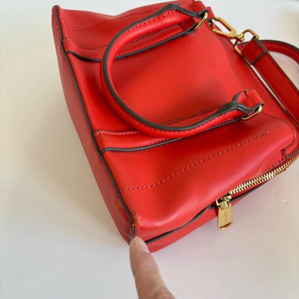 Steve Madden Satchel Messenger Crossbody Bag Crimson Red PU Leather Gold‎ Accent